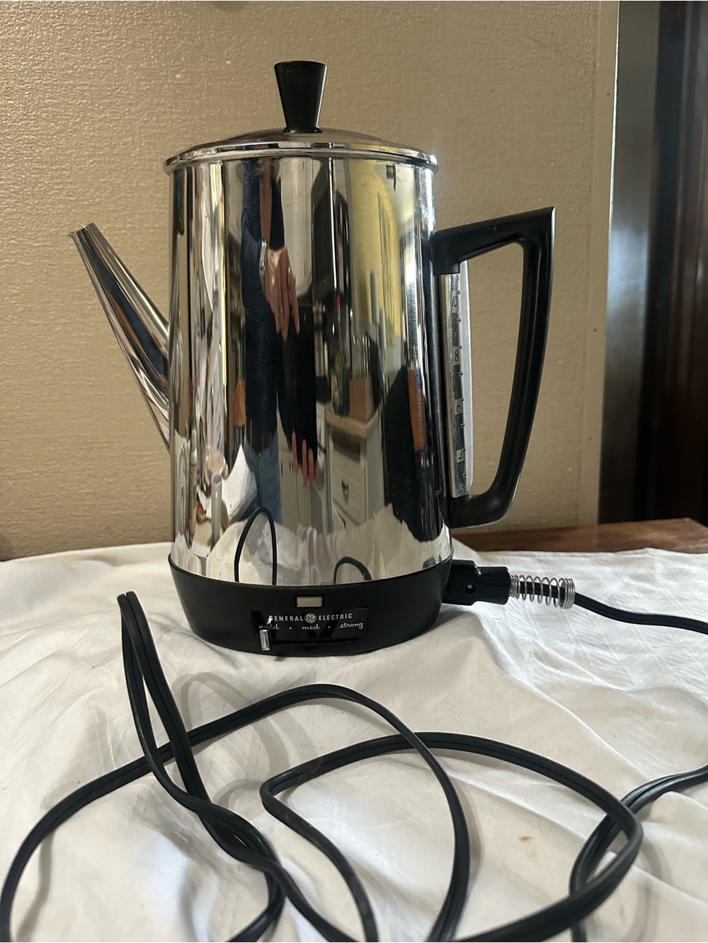 General Electric Vintage Oval Percolator/ Coffee Pot